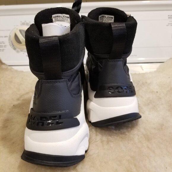 Brand New Women’s Sorel Kinetic RNEGD Sport Mid Boots – Size 8 - Picture 6 of 6